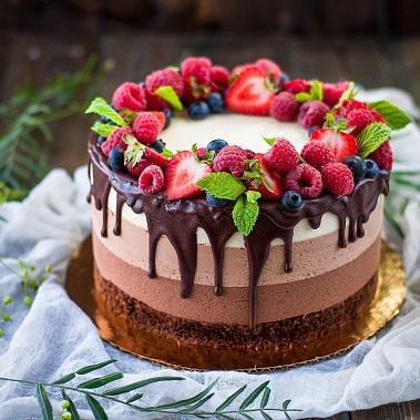 Торт "Три шоколада" купить - воткинск.сладкоежкин.рф
